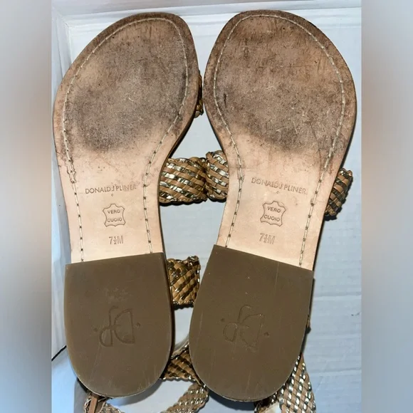 Donald J Pliner Women’s Size 7.5 Leather Sole Flat Lucia Gladiator Sandals weave - Picture 7 of 7